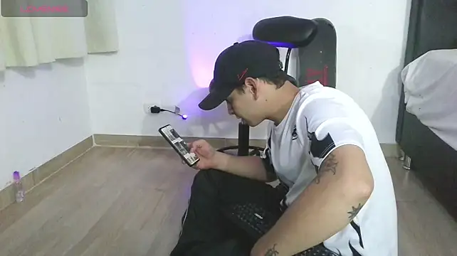 Chat XXX en directo de Thomasjons_