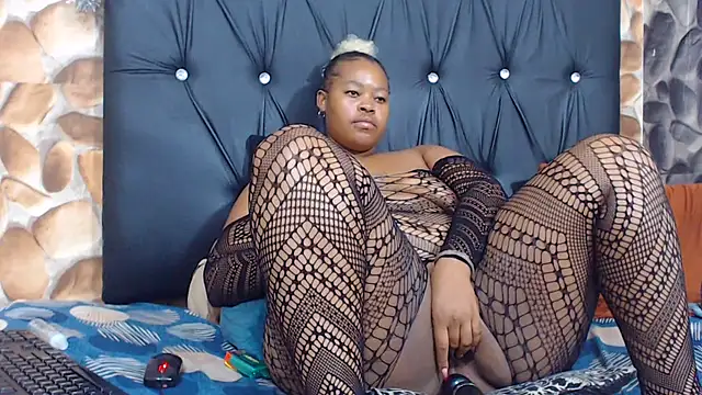 Czat XXX na żywo – BadAss_Bee