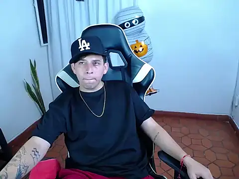 420Liam live XXX chat
