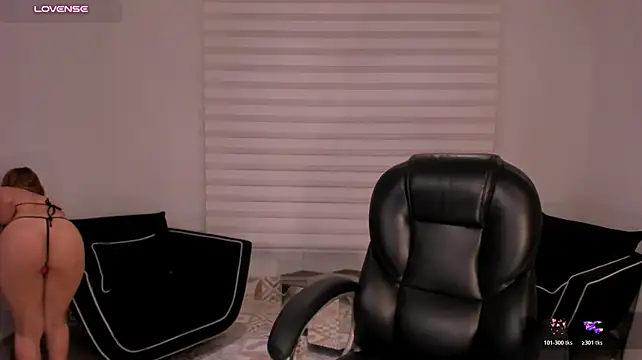 CarolineGraceX's Live XXX Chat