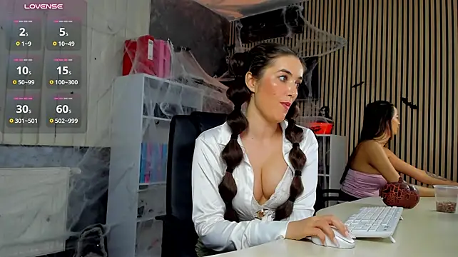 OfficeGirls: απευθείας συνομιλία ΧΧΧ