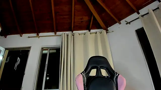 Chat +18 de IsaFontanna ao vivo