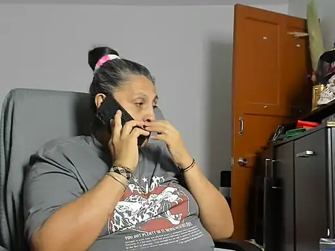 Merlyna_time élő XXX-chatje