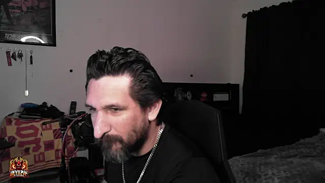 DevilPup75_ Chat XXX in diretta