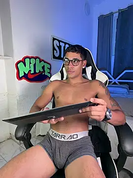 Chat +18 de Jackson_stone ao vivo