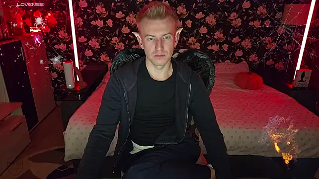 Vuitton Live XXX-Chat