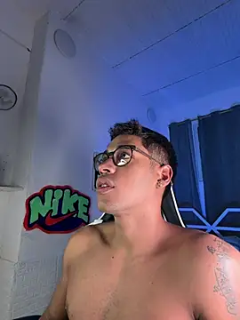 Jackson_stone élő XXX-chatje