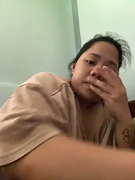 -CLARAMommy- Adlı Modelin Canlı XXX Sohbeti