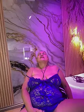 Misevien Live XXX chat