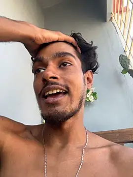 XXX chat uživo modela GunSlay