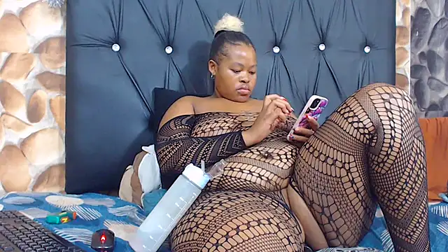 Chat +18 de BadAss_Bee ao vivo