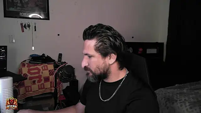 DevilPup75_ Chat XXX in diretta