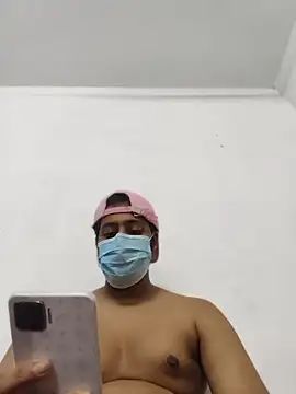 הופעת וובקאם של Homie_K