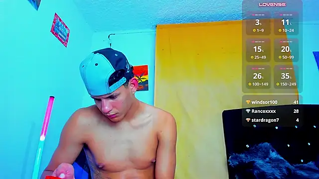 Czat XXX na żywo – theo_bigcock_