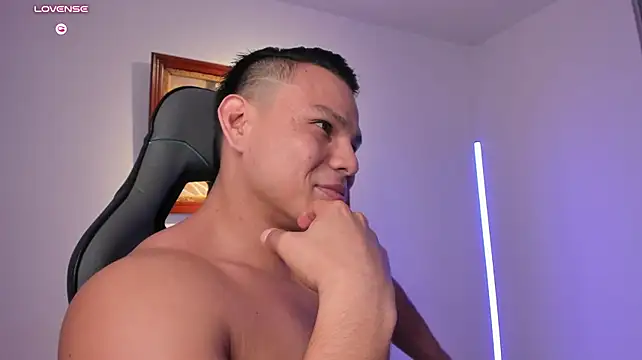 RoyConstance Adlı Modelin Canlı XXX Sohbeti