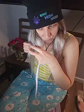 צ'אט XXX בשידור חי של ScarletsWeb