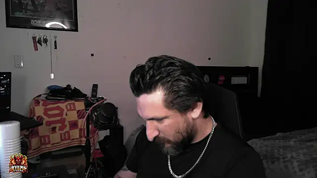 DevilPup75_ Live XXX-chat
