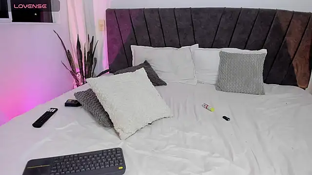 Stanlor1226 Adlı Modelin Canlı XXX Sohbeti