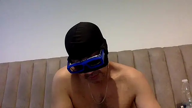 CaiBull's Live XXX Chat