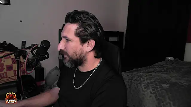 צ'אט XXX בשידור חי של DevilPup75_