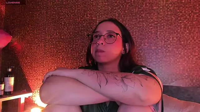 Apartment28 Live XXX-Chat