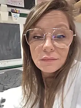 JessahJune XXX чат на живо