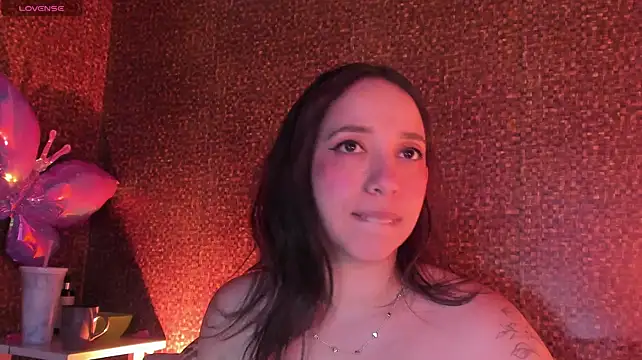 Apartment28's Live XXX Chat