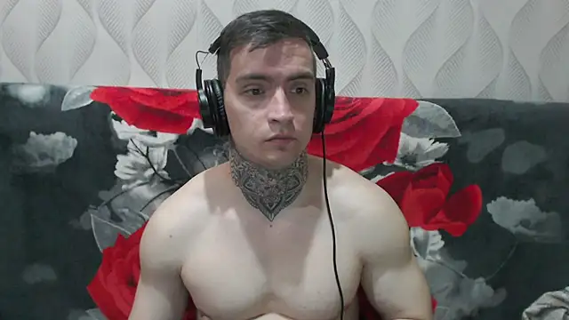 צ'אט XXX בשידור חי של this_is_andy