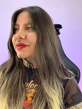 ElliWeaver Chat XXX in diretta