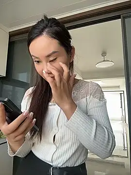 Yioyio-666 网络视讯表演