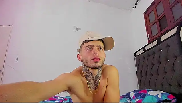 zeus_eddy élő XXX-chatje