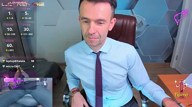 SteveTiger live XXX chat