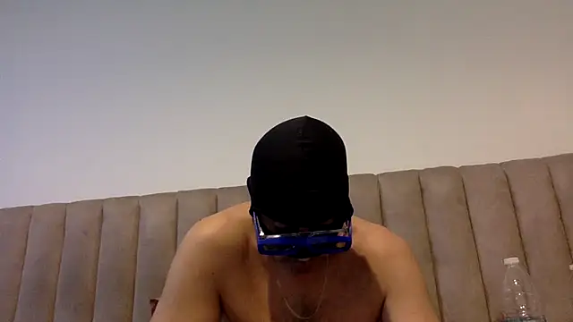 CaiBull Live XXX-Chat