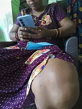 Tamilselviroja- Adlı Modelin Canlı XXX Sohbeti