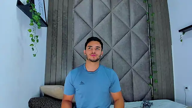 دردشة TylerWest_ الجنسية المباشرة