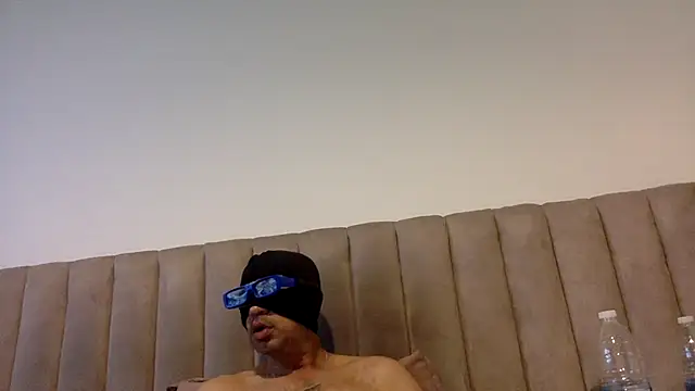 CaiBull Live XXX-Chat