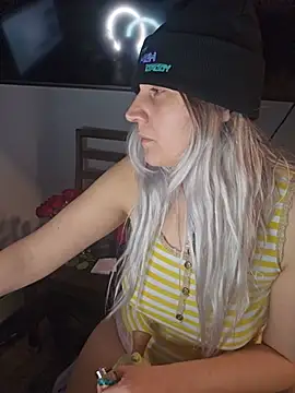 צ'אט XXX בשידור חי של ScarletsWeb