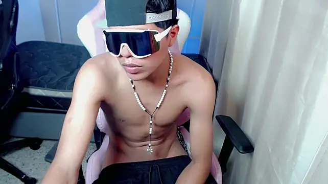 Manuxx2 live XXX chat