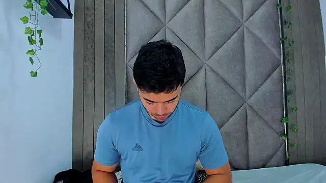Chat XXX ao vivo de TylerWest_