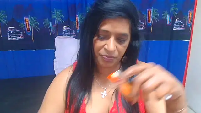 INDIANFUSION Adlı Modelin Canlı XXX Sohbeti