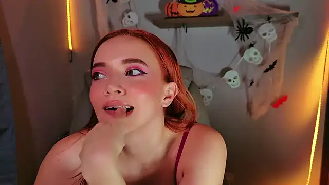Scarlet_19 live XXX chat
