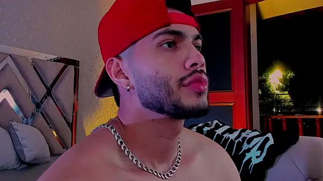Vincentblack Adlı Modelin Canlı XXX Sohbeti
