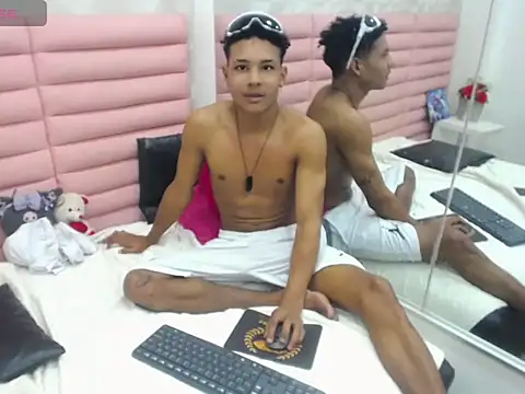 janner_cum51 Chat XXX in diretta
