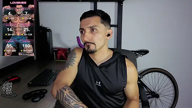 Marck_Muscle élő XXX-chatje