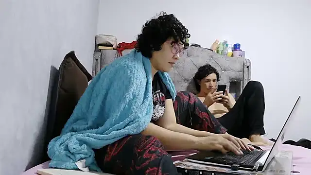 luxandracon23's Live XXX Chat
