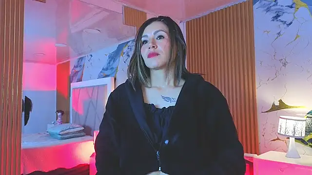 Ariana_Moretti Adlı Modelin Canlı XXX Sohbeti