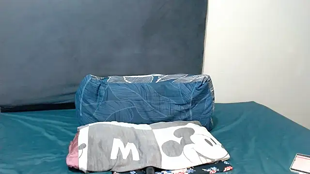 Chat XXX ao vivo de KinkyPetite18