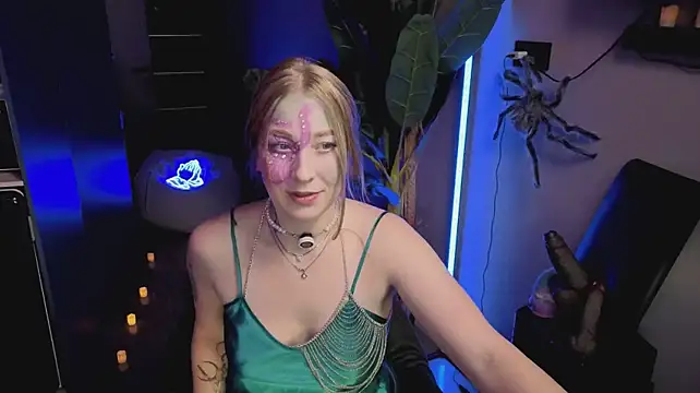 ShowmeYourfetish Adlı Modelin Canlı XXX Sohbeti