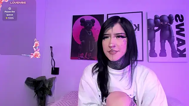 Kat_VonDe's Live XXX Chat