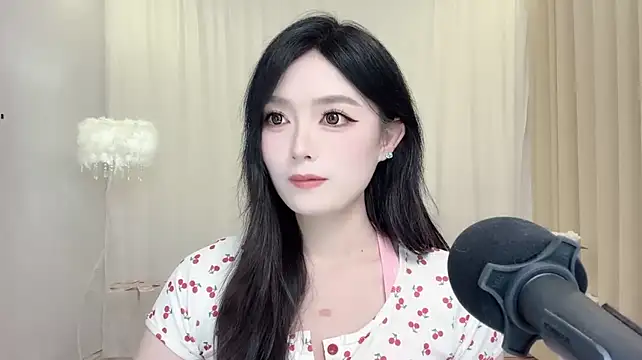 LiLy0608 Chat XXX in diretta